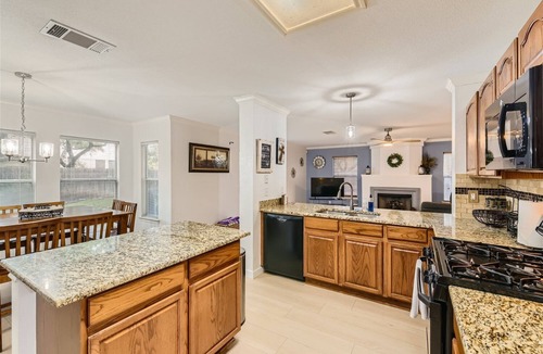 Cedar Park House | Come Warm Up in Your Own Private Hot Tub with Game Room and Al fresco Dining! - by PMI Austin Metro