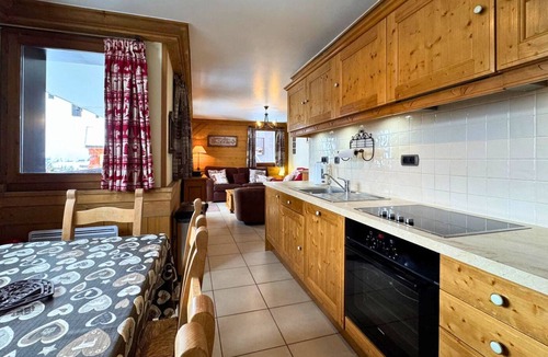 Saint-Martin-de-Belleville Apartment | Comfortable apt for 6 in Saint-Martin near slopes, parking, WiFi