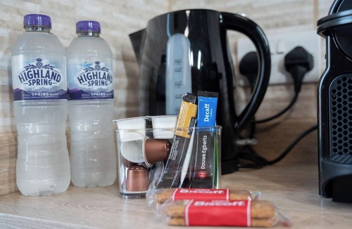 Chester House | Comfortable Stay - Close to Chester City Centre