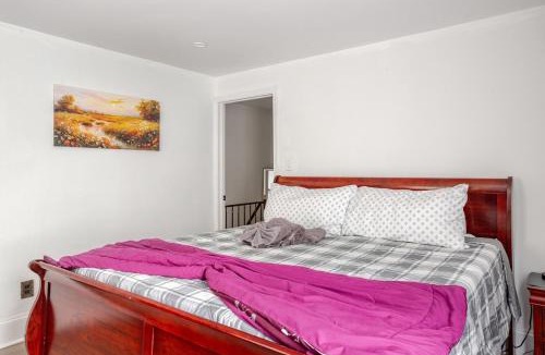 Sharon Hill House | ComfiNook Cozy Suburb Stay Philly Airport Parking