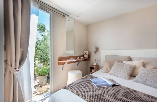 Saint-Privat-de-Champclos House | Comfort cottage in a 5* Nature & Calm estate M10