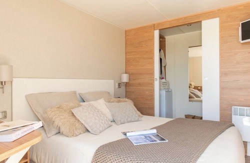 Saint-Privat-de-Champclos House | Comfort cottage in a 5* Nature & Calm estate M10