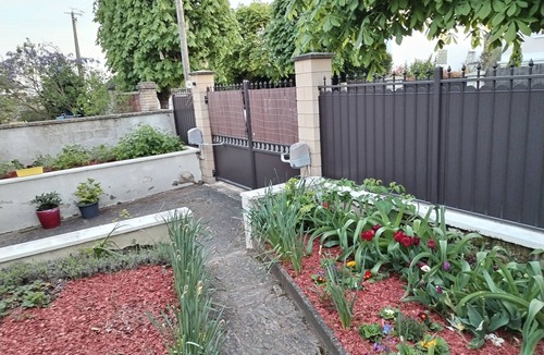 Conflans-Sainte-Honorine House | Comfortable private floor in a house