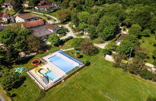 Saint-Martial-de-Nabirat House | Comfortable mobile home with pool & fishing ponds – Périgord Noir near Sarlat