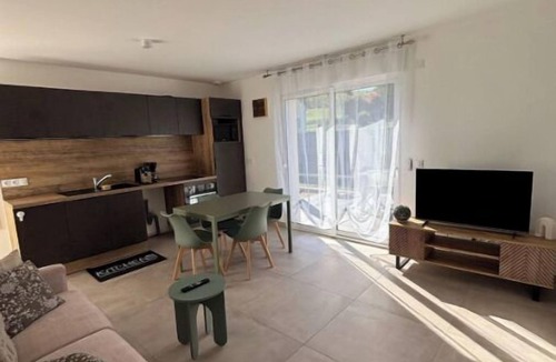Saint-Pierre-de-Curtille House | COMFORTABLE GITE WITH PRIVATE GARDEN AND SPA 5 MINUTES FROM LAC DU BOURGET