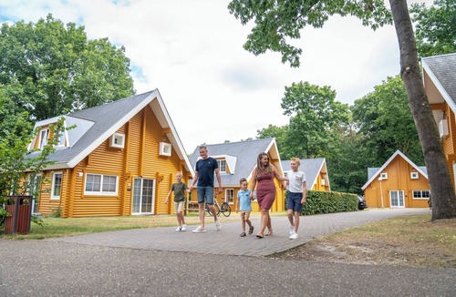 Zutendaal House | Comfort 12-person bungalow in the holiday park Landal Mooi Zutendaal