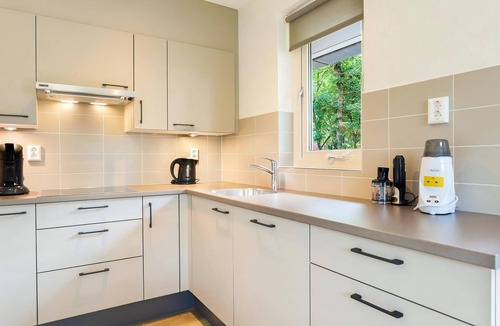 't Loo House | Comfort 4-person baby bungalow in the holiday park Landal Landgoed 't Loo