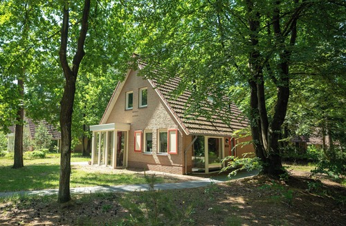 't Loo House | Comfort 4-person bungalow in the holiday park Landal Landgoed 't Loo