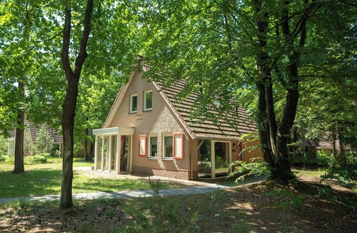 't Loo House | Comfort 4-person bungalow in the holiday park Landal Landgoed 't Loo