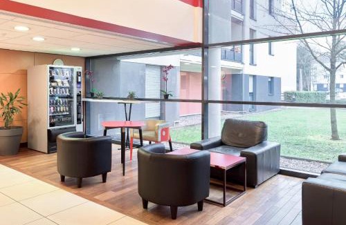 Saint-Cyr-l'Ecole Apartment | Comfort Aparthotel Versailles, St Cyr l'Ecole