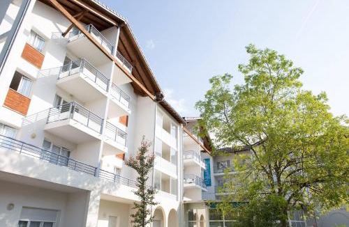 Divonne-les-Bains Apartment | Comfort Aparthotel Divonne La Versoix