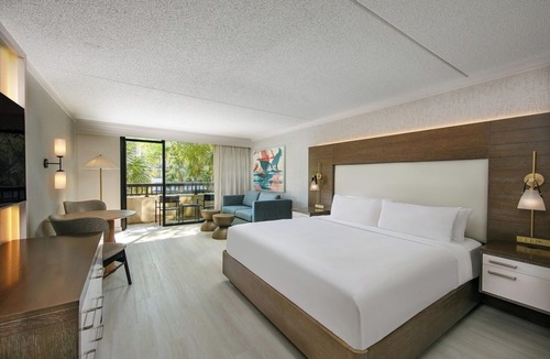 Shipyard Plantation Hotel | Comfort & Convenience! 2 Units w/Balcony! Pool, Pet-Friendly, Steps from Beach!