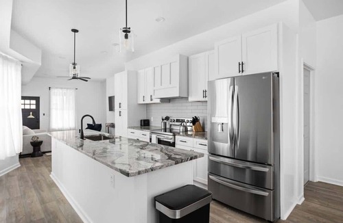 Holy Cross House | Comfort & Convenience | Beautiful 3BR Family Home
