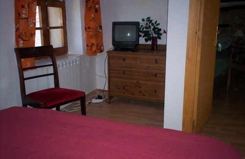 Fores House | Comfort, great views 110kms from Barcelona on Route of the Cisters