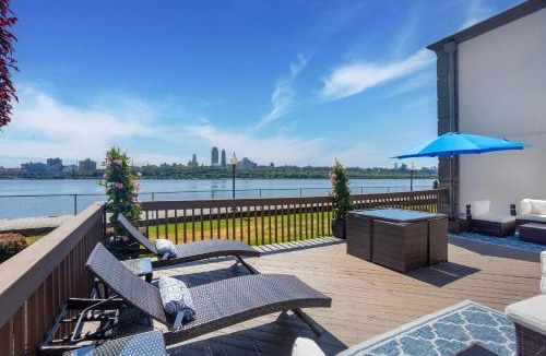 Edgewater Hotel | Comfort Inn Edgewater on Hudson River