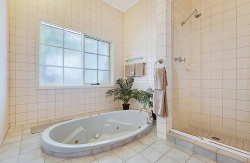 Macleod Hotel | Comfort Inn Greensborough
