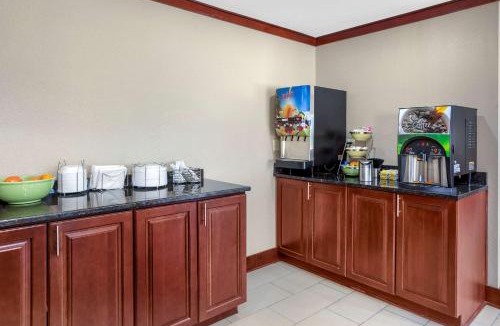 Hoffman Estates Hotel | Comfort Inn Hoffman Estates - Schaumburg