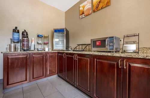 Strabane Hotel | Comfort Inn Meadowlands
