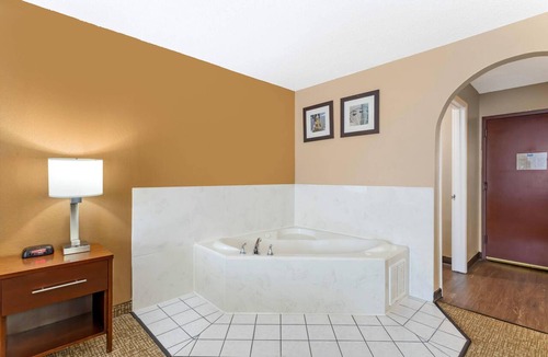 Conroe Hotel | Comfort Inn North Conroe