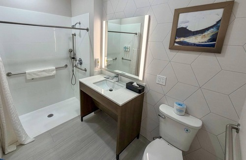 Castleton-on-Hudson Hotel | Comfort Inn & Suites East Greenbush - Albany