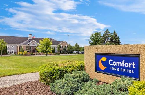 Mount Pleasant Hotel | Comfort Inn & Suites and Conference Center