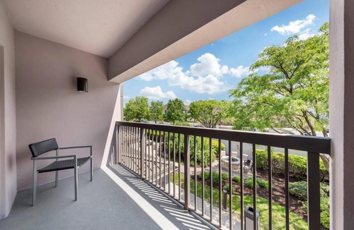 Bethlehem Hotel | Comfort Inn & Suites Bethlehem Lehigh Valley Airport