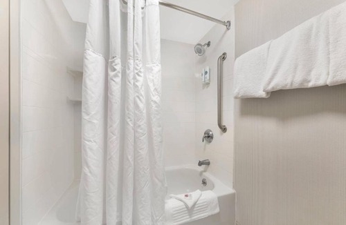 Bethlehem Hotel | Comfort Inn & Suites Bethlehem Lehigh Valley Airport