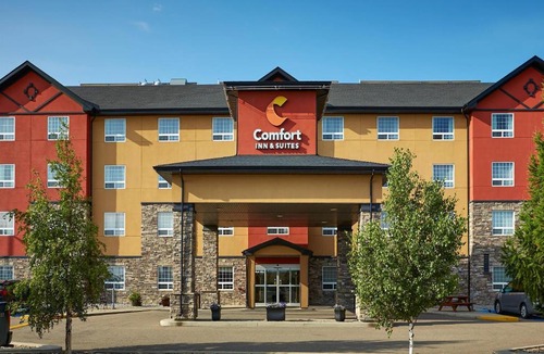 Red Deer Hotel | Comfort Inn & Suites