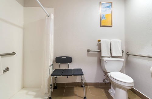 Chesterfield Hotel | Comfort Inn & Suites Chesterfield - St. Louis