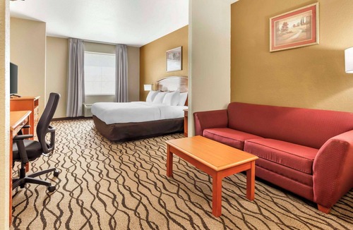 Chesapeake Hotel | Comfort Inn & Suites Chesapeake - Portsmouth
