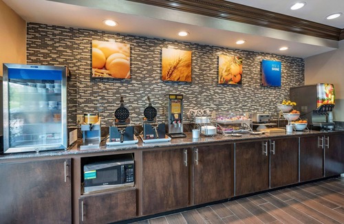 Clifton Hotel | Comfort Inn & Suites Cincinnati Uptown Clifton