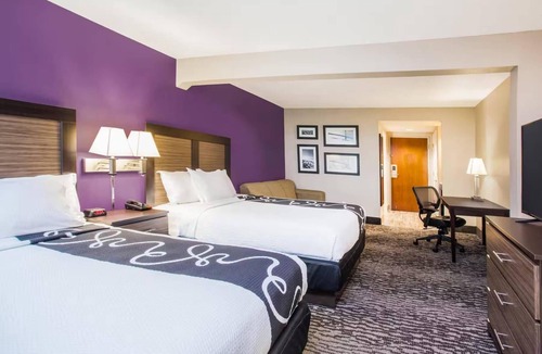 Clearwater Hotel | Comfort Inn & Suites Clearwater South - Pinellas Park