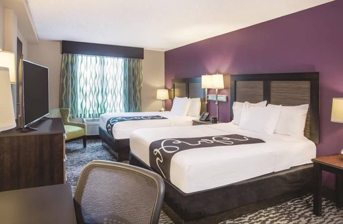 Clearwater Hotel | Comfort Inn & Suites Clearwater South - Pinellas Park