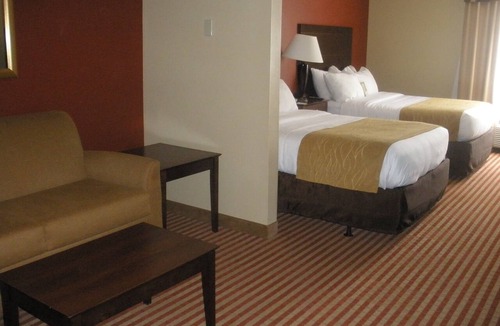 Rogers Hotel | Comfort Inn & Suites Dayville - Killingly Industrial Park