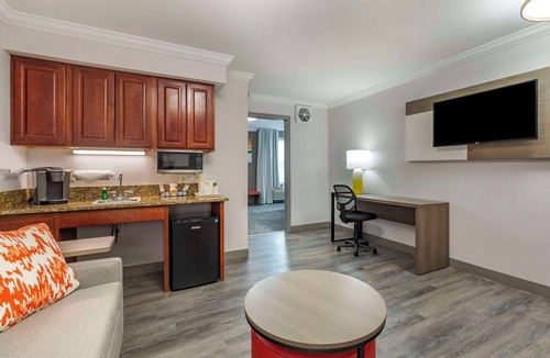 Hadley Hotel | Comfort Inn & Suites Hadley - Amherst