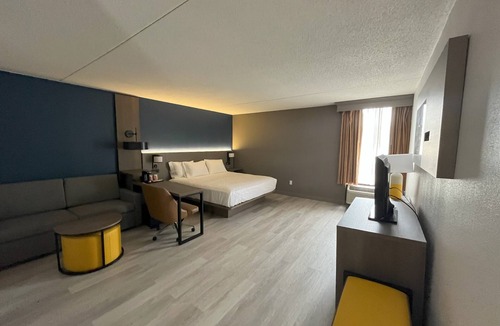 Johnson City Hotel | Comfort Inn & Suites Johnson City - Binghamton
