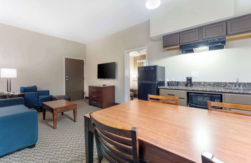 Tire Hill Hotel | Comfort Inn & Suites Johnstown - Richland Town Center