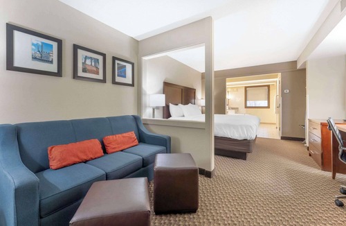 Tire Hill Hotel | Comfort Inn & Suites Johnstown - Richland Town Center