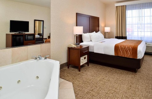 Morrisonville Hotel | Comfort Inn & Suites Madison North