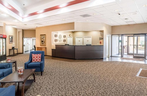 Piqua Hotel | Comfort Inn & Suites Piqua-Near Troy-I75