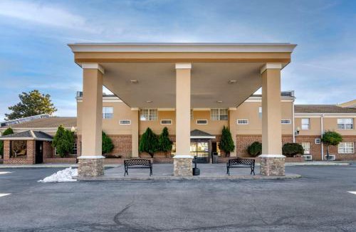 Raphine Hotel | Comfort Inn & Suites Raphine - Lexington near I-81 and I-64
