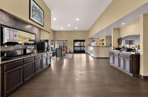 Three Rivers Hotel | Comfort Inn & Suites Sequoia Kings Canyon