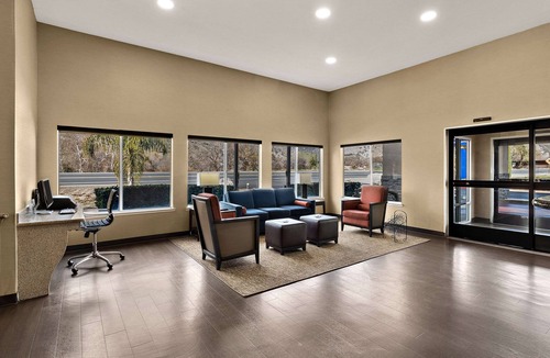 Three Rivers Hotel | Comfort Inn & Suites Sequoia/Kings Canyon