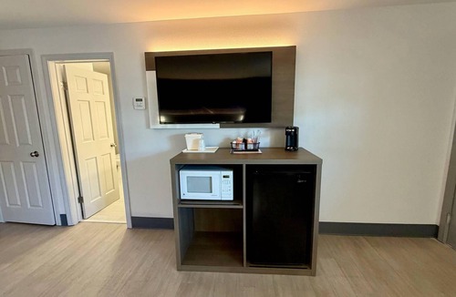 Sturbridge Hotel | Comfort Inn & Suites Sturbridge - Brimfield