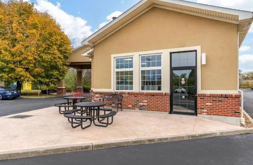 Amherst Hotel | Comfort Inn University