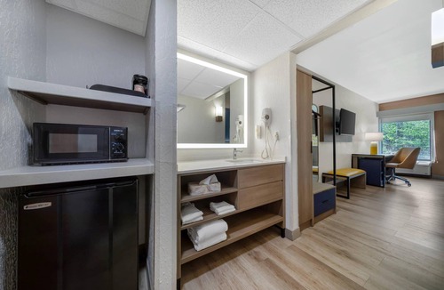 Milnesville Hotel | Comfort Inn West Hazleton