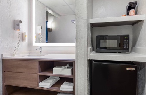 Milnesville Hotel | Comfort Inn West Hazleton