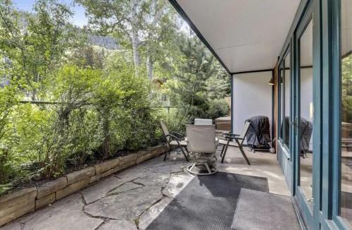 Downtown House | Comfort & Location - 2 BR, 2BA - Steps to Town