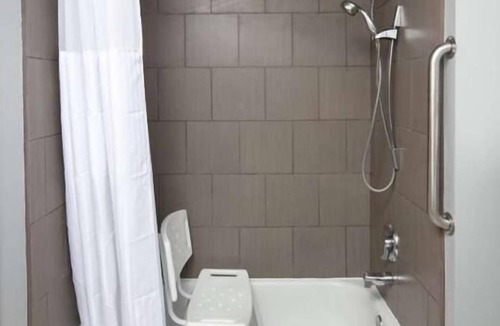 Sequim Hotel | Comfort Meets Affordability in Red Lion Inn & Suites Sequim! Free Breakfast!