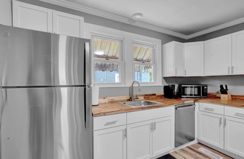 Henderson House | Comfort on Clay Street!